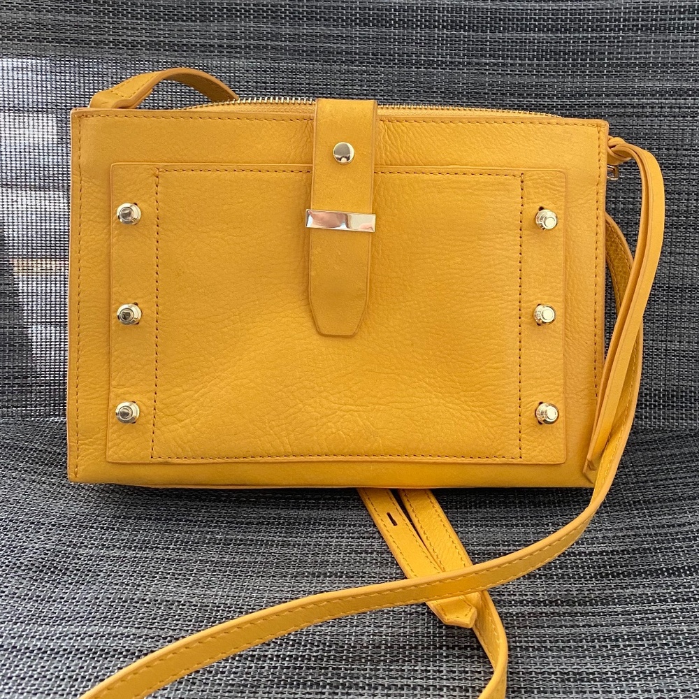 ✨Botkier New York Warren City  Leather Purse Yellow - Picture 2 of 12